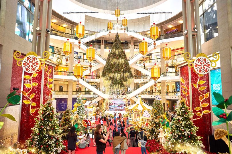 Image depicting Pavilion KL's swift response and safety measures after a Christmas tree incident.