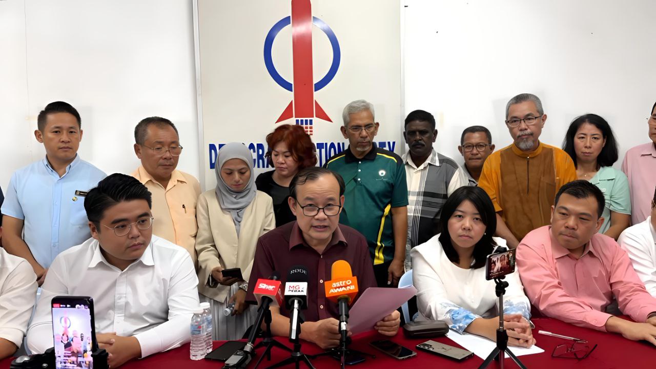 MP Ngeh Koo Ham Forgiveness Amid Residence Fire